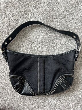 Coach Black Women's Shoulder Bag with Contrast Stitchin